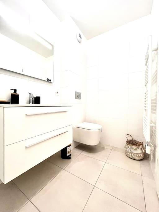 Appartement Neuf Avec Terrasse Saint-Florent  Buitenkant foto